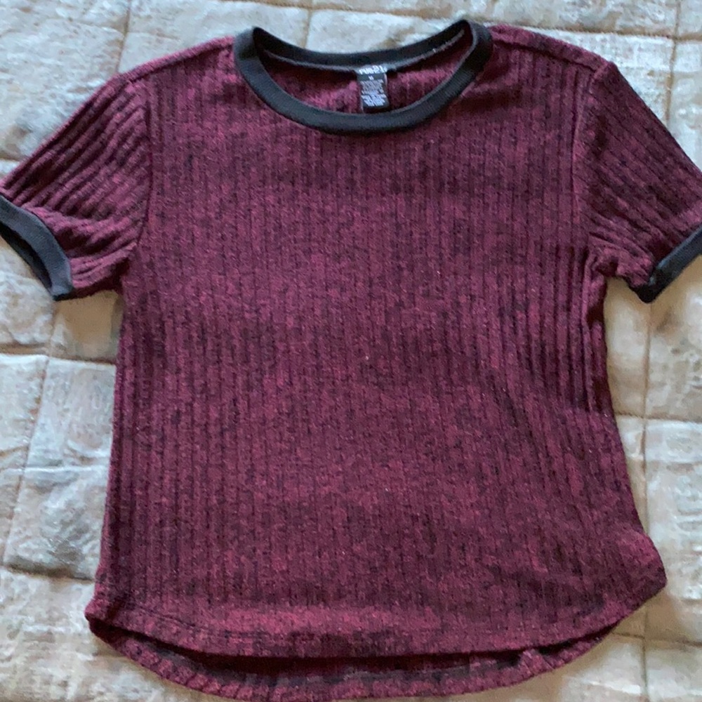 Rue 21 maroon top